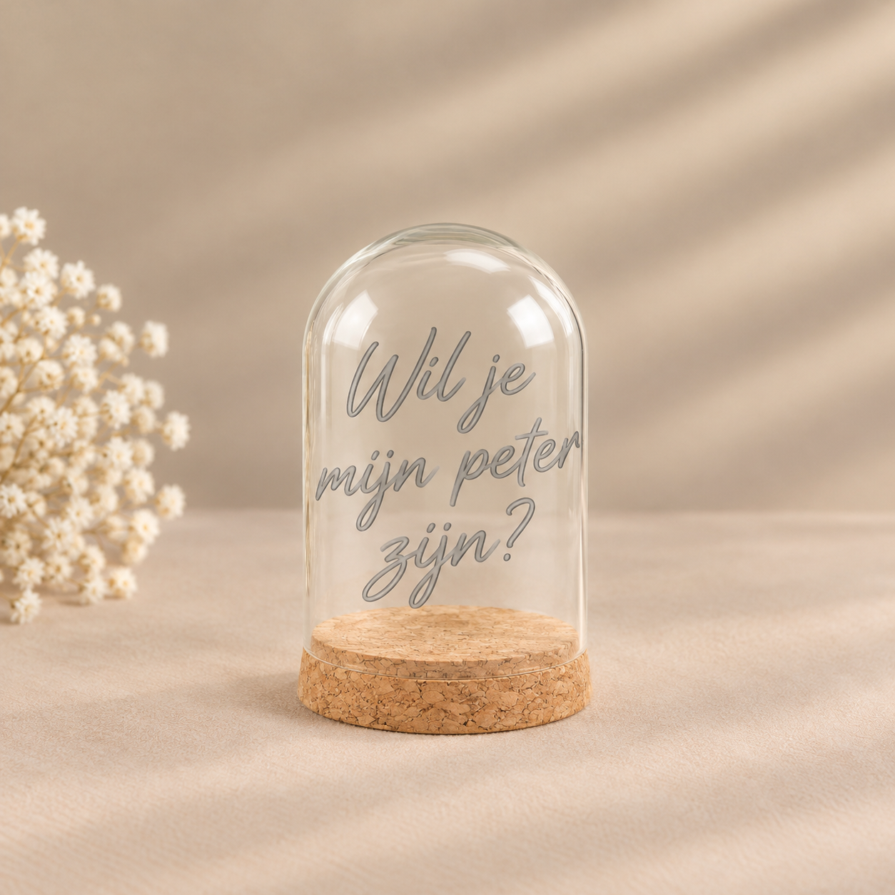 Glazen cloche met peterboodschap