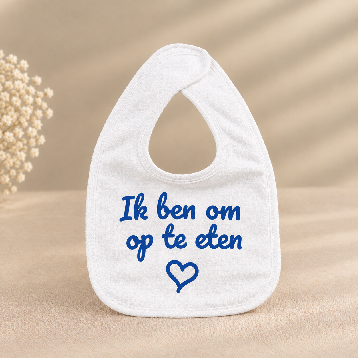 Witte slab met blauwe liefdestekst